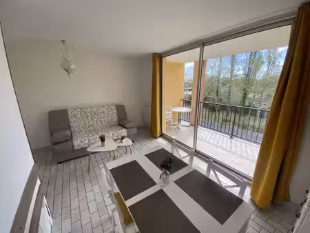 studio meublé de 27m2 avec terrasse au cap d'agde
