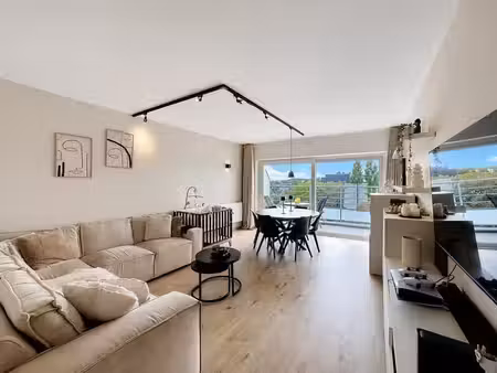 ans : appartement 1 chambres très bon état , balcons