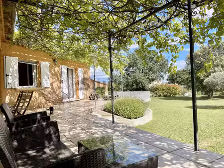 villa de plain-pied avec piscine - vue dominante - terrains