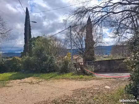 terrain 437 m² montfort sur argens
