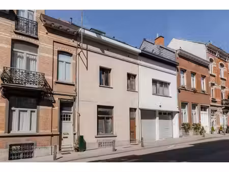 spacieuse maison 4 chambres + terrasse