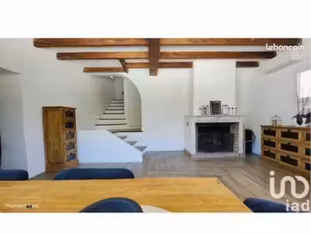 villa. meublé. 170m2. accès piscine