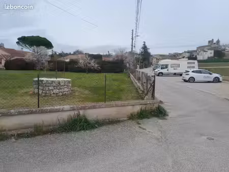 terrain 550 m² rians