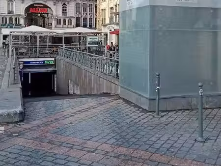 lille – place de parking sécurisée avec locataire en place