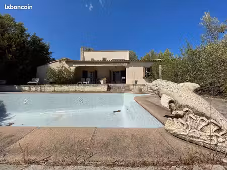 villa 4 pièces 140 m²