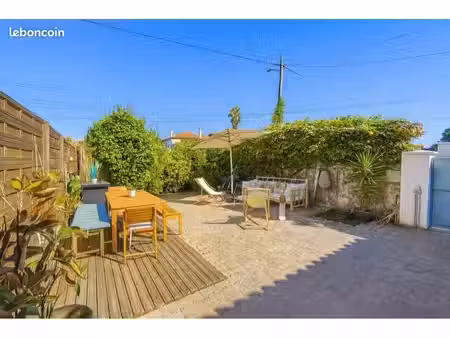 maison familiale d’environ 144 m2 avec jardin privatif et grand garage à biarritz aguilera
