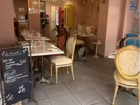restaurant brunch