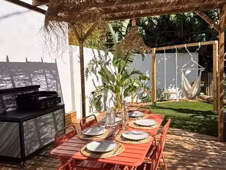 petite maison avec l’extérieur en bail mobilité