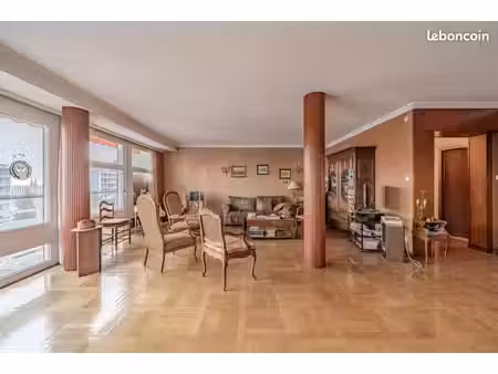 appartement 7 pièces 217 m²