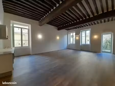 appartement 3 pièces 108 m²