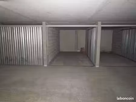 box a vendre dans résidence calme avec silo sécurisé
