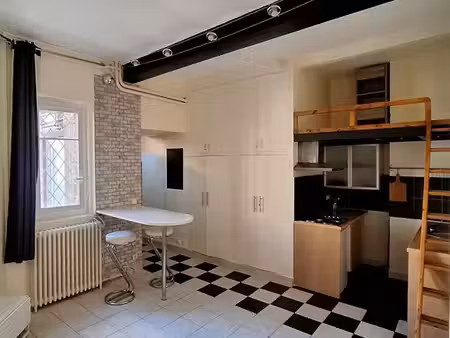studio loft lumineux mezzanine métro robespier