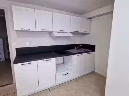location appartement 1 pièce 30 m² à jouques (13490)