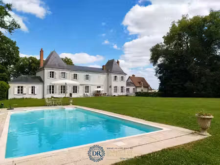 château 400 m2, parc de 11 hectares