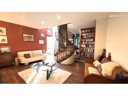 maison 7 pièces 213 m²