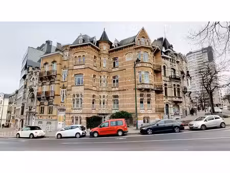 grande chambre dans une colloc - maison de maître