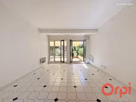 studio 1 pièce 35 m²