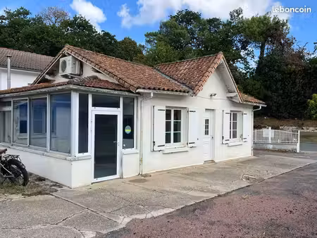 maison meschers avec beau potentiel