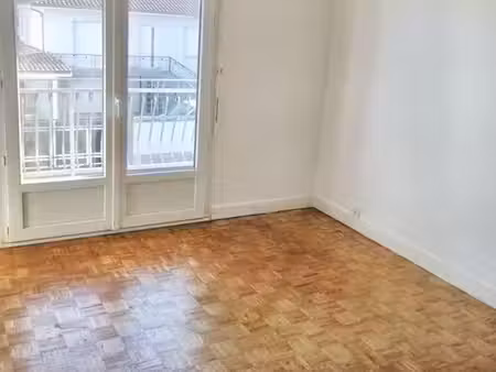 appartement t4 au 1er étage maison individuelle