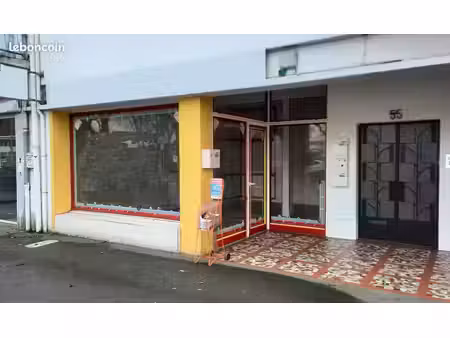 murs commerciaux libre à royan . 45 m2 , sur axe très passant
