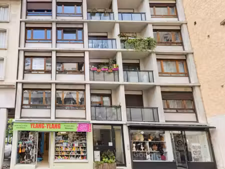 appartement t3 avec terrasse à lyon 7