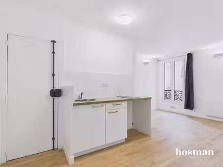 studio rénové 1 pièce de 25 m², rue labat - paris 18ème - lumineux au 2ème étage