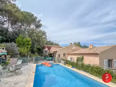 maison provencale avec piscine