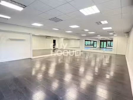 immeuble à louer de 106,00 m²