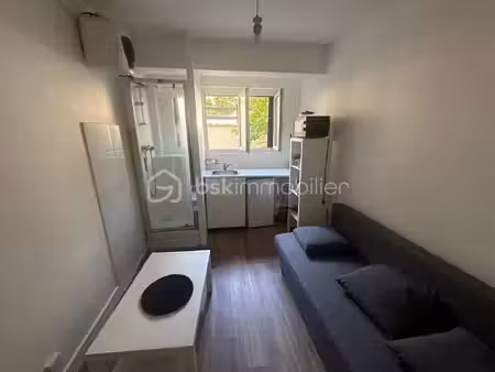 studette de 10,27 m² à saint-germain-en-laye