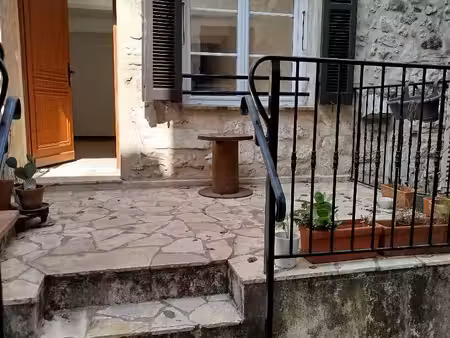 3 pp - charme de la vieille ville - calme - pas de parking
