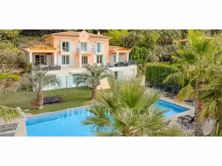 villa avec piscine grasse (06)