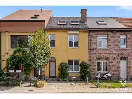maison économe en énergie, prête à emménager, située à un em
