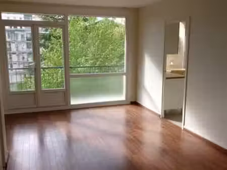 location appartement 3 pièces à mont-saint-aignan (76130) : à louer 3 pièces / 65m² mont-s
