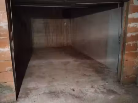 garage fermé en sous sol dans résidence sécurisée (villeneuve sur lot)