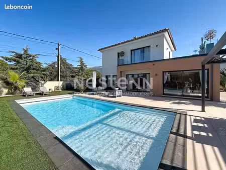 villa 5 pièces 102 m²