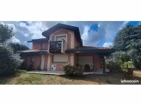 villa 7 pièces 164 m²