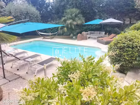 villa 6 pièces 165 m²