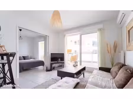 t2 + terrasse 15m² + parking rouet/cantini 8ème