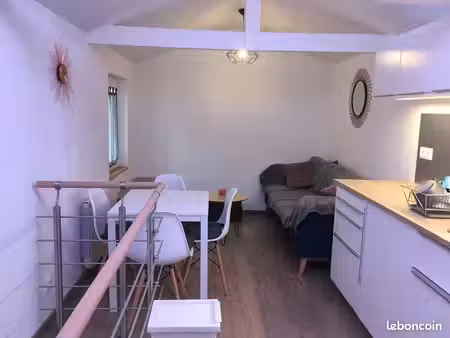 location t2 meublé en duplex avec cour privative - lyon 9 vaise
