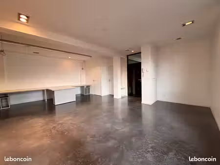 roubaix – quartier jean-lebas ensemble professionnel d’environ 165 m² sur deux niveaux