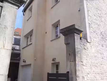 centre historique chaumont jolie maison de 82 m2 construction récente avec 2 garage et un 