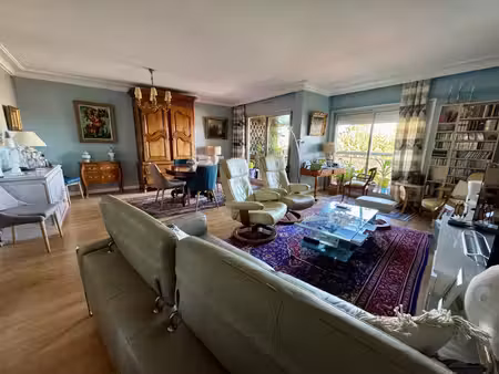 magnifique et spacieux appartement dans résidence calme et standing