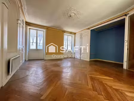 charmant appartement avec grenier aménageable – 64 m²