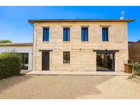 maison de charme en pierre de taille avec piscine
