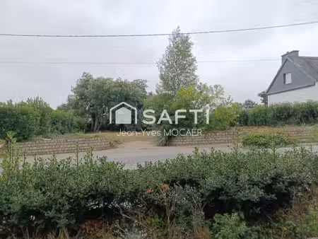 chareauneuf du faou (29520) ; terrain à bâtir, proche toutes commodités et axe routier.