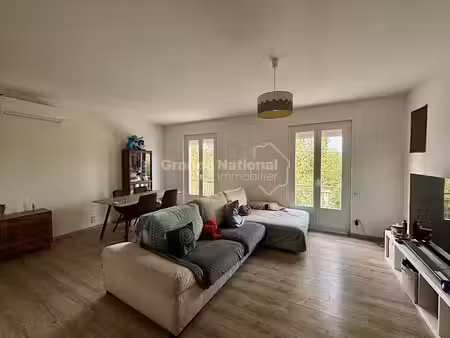location appartement 3 pièces 79.7 m² à saint-etienne-du-grès (13103), 790 €