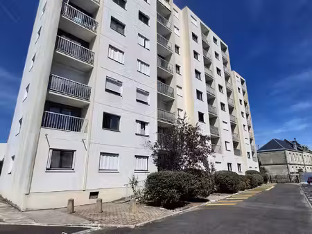 appartement t3 rénové avec balcon, parking et cave mérigna