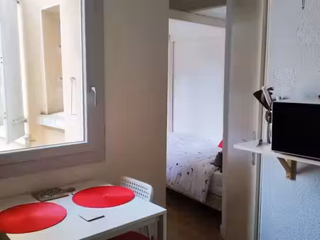 location studio meublé