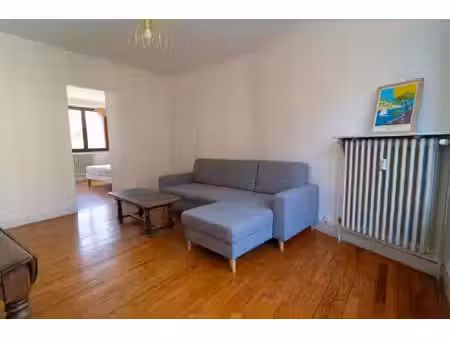 agréable t4 à la vue dégagée