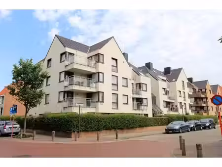 grand appartement en duplex avec 4 chambres, garage et étiq